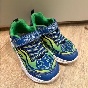 Geox Kids' Vibrant Blue and Green Flame Sneakers